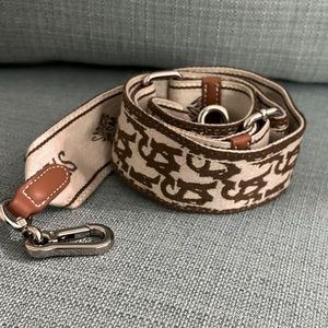 Steve Madden logo print bag strap